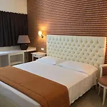 게스트하우스 Nuova Opera & 4*