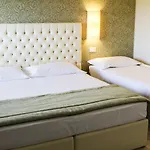 بيت ضيافة Nuova Opera & 4*