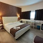 Nuova Opera & 4* فيرونا