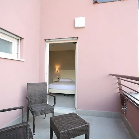 Konukevi Nuova Opera & 4*