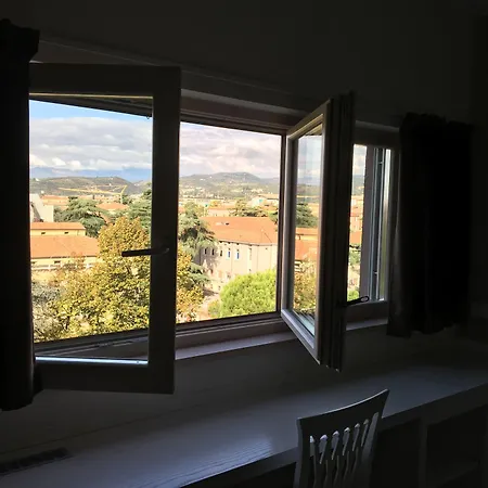 Konukevi Nuova Opera & Verona