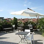Nuova Opera Pensión 4*